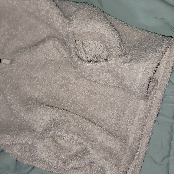 Patagonia Birch White Sherpa Fleece Jacket. Girl's XL (14) Good Condition - Picture 4 of 7